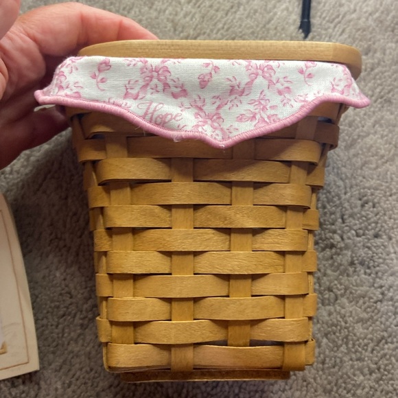 Longaberger Horizon of Hope 2004 Basket, Lid and Liner Included - Picture 8 of 12